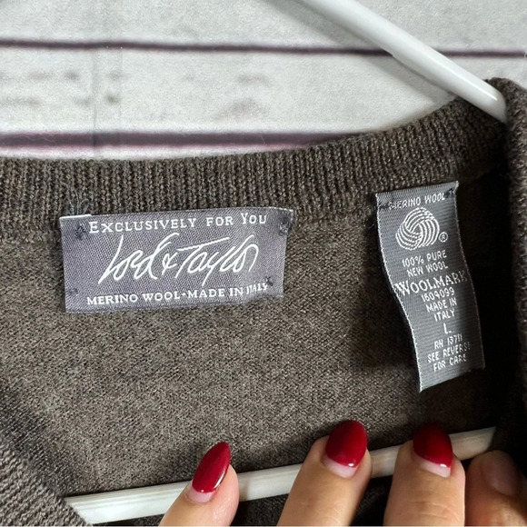 LORD and Taylor Merino wool made in Italy long sleeve V-neck sweater Sz L - Picture 5 of 6